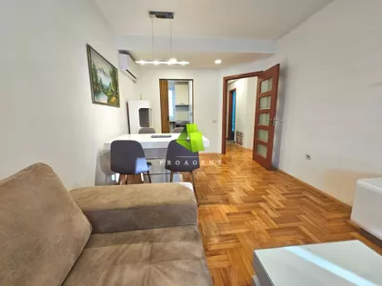 Dom Zdravlja | 4zida.rs