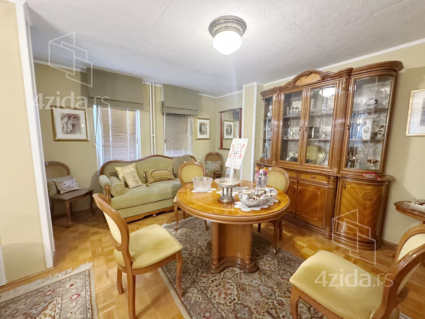 Četvoroiposoban stan | 4zida