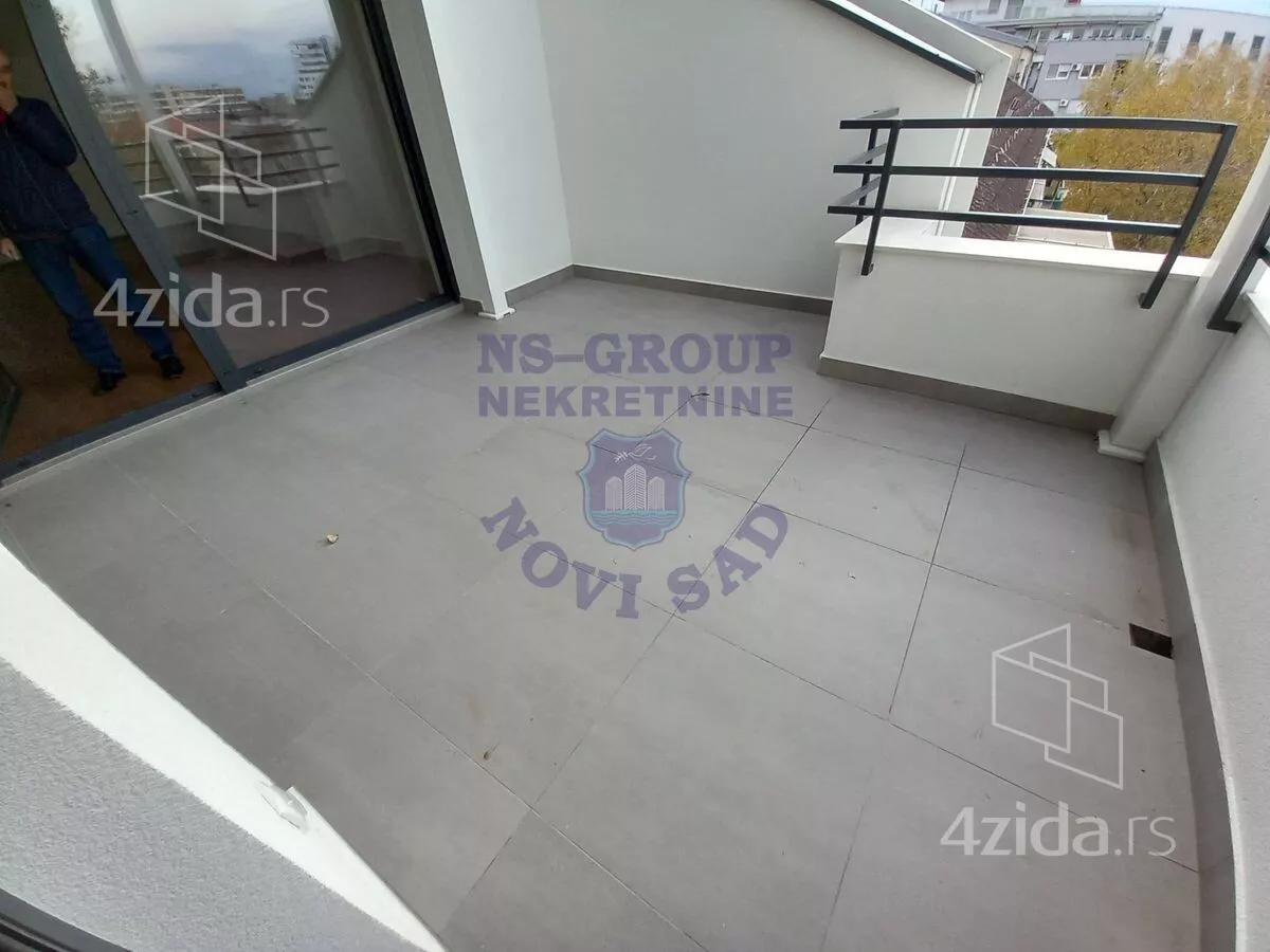 Petosoban stan | 4zida