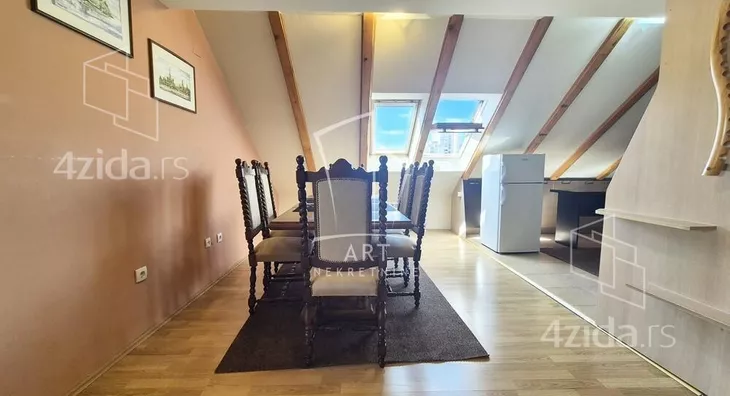 Četvoroiposoban stan | 4zida