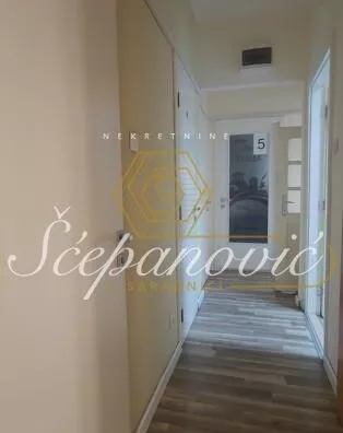 Sedmosoban stan | 4zida