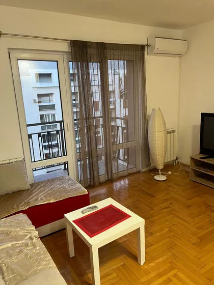 Vukov Spomenik | 4zida.rs