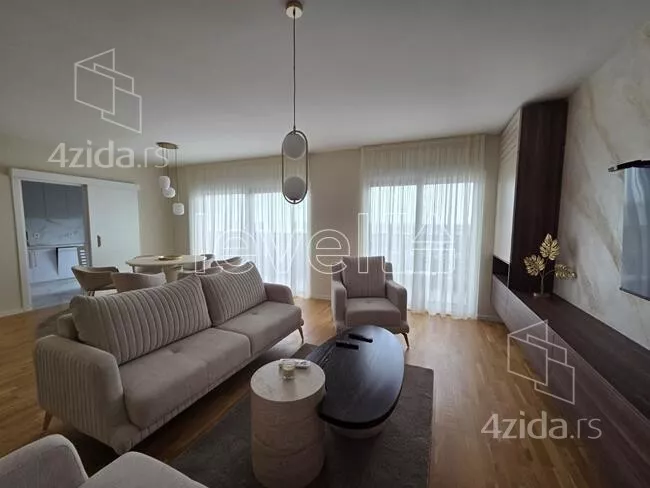 Petosoban stan | 4zida