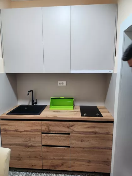 Okolne lokacije | 4zida.rs