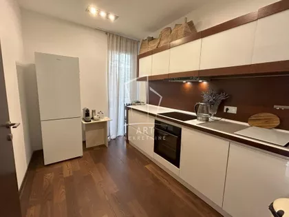 Mome Kapora | 4zida.rs