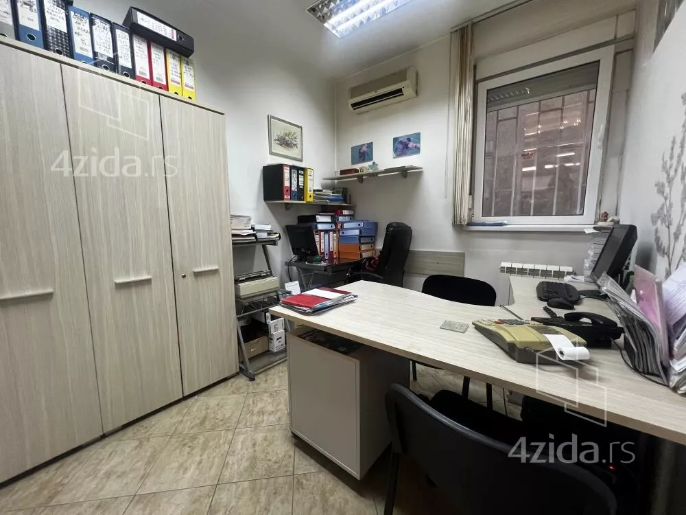 Lokal | 4zida