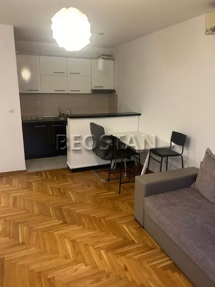 Godominska | 4zida.rs