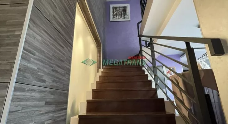 Šestosoban stan | 4zida