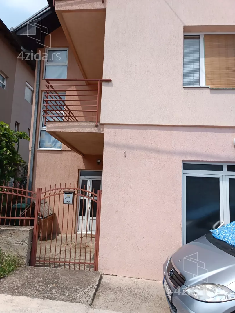 3-etažna kuća | 4zida