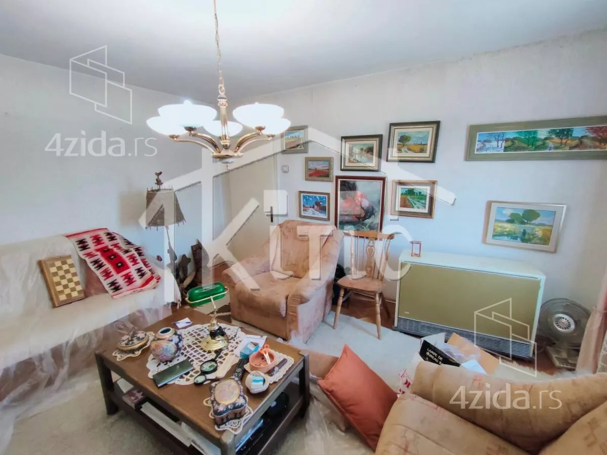 Troiposoban stan | 4zida