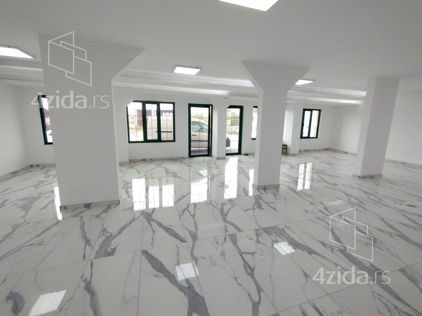 Renting place, Donji Komren, €5, 213m² — photo