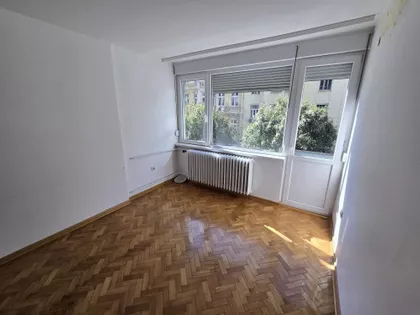 Zmaj Jovina | 4zida.rs