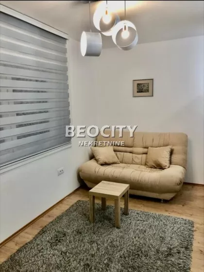 Tvrđava | 4zida.rs