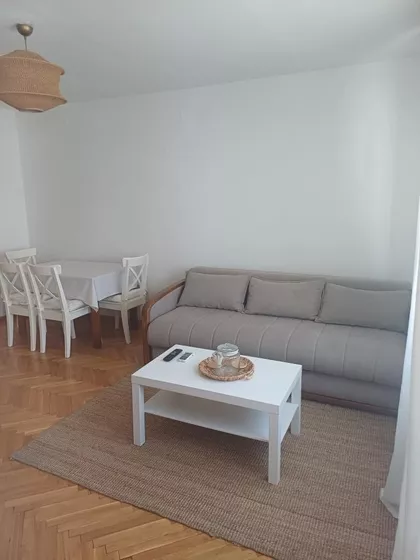 Ustanička | 4zida.rs