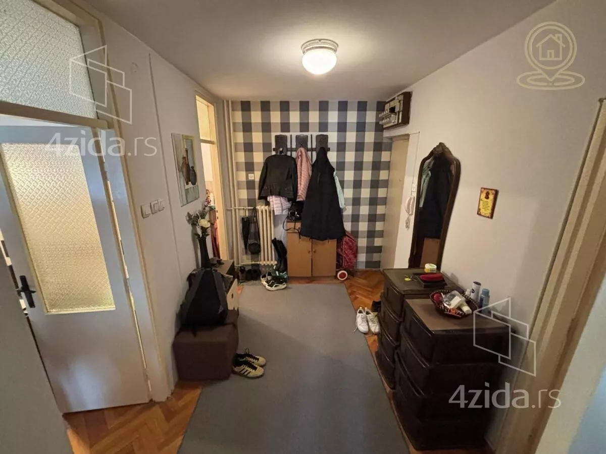 Troiposoban stan | 4zida