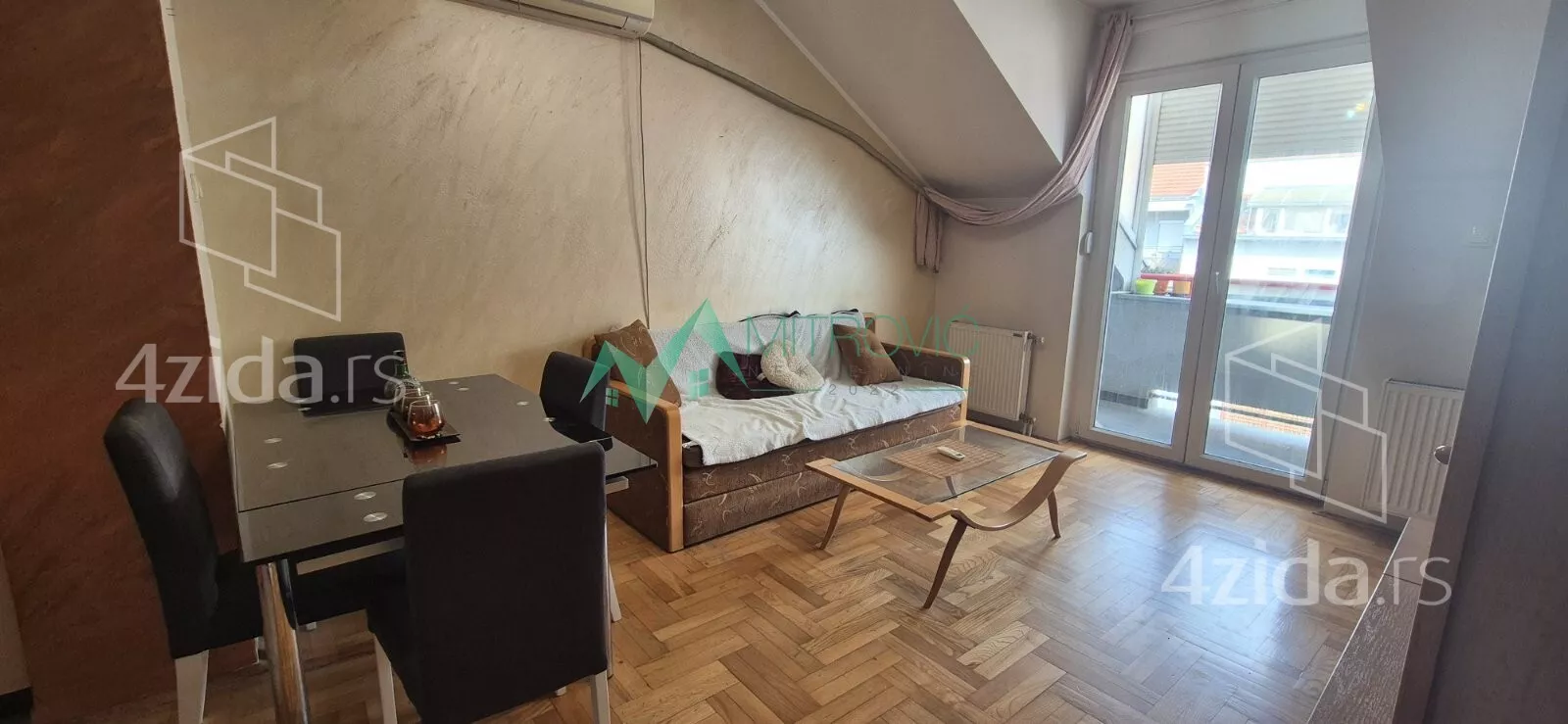 Dvoiposoban stan | 4zida