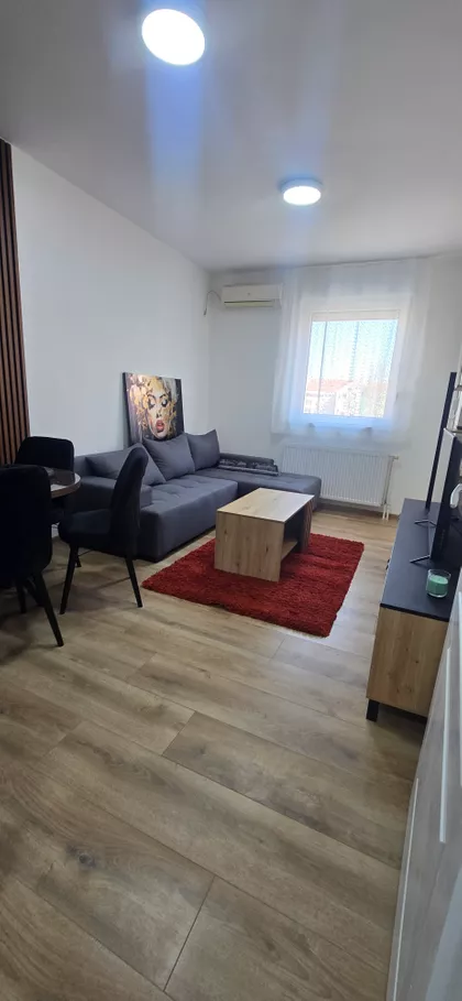 Janka Čmelika 53 | 4zida.rs