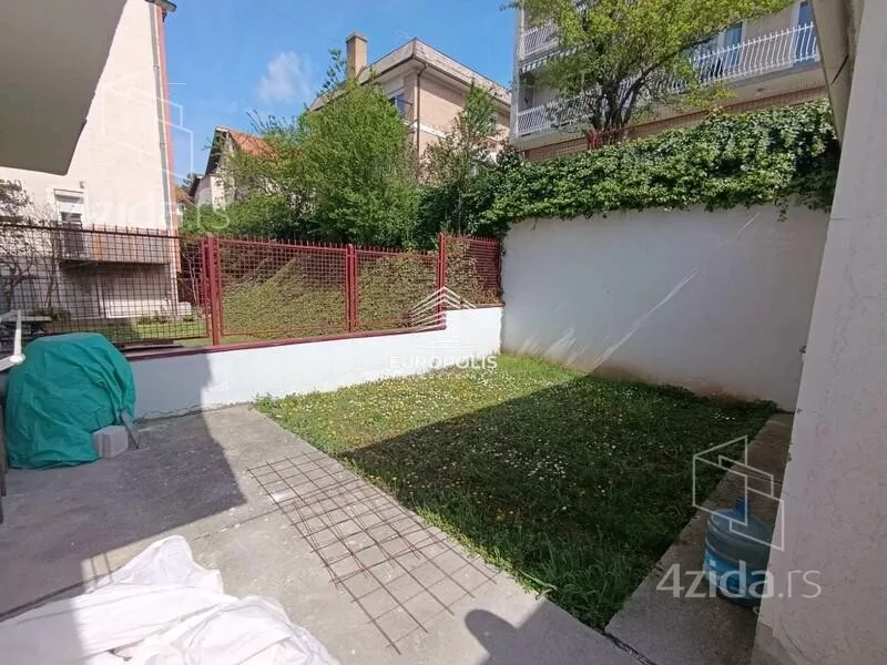 5-etažna kuća | 4zida