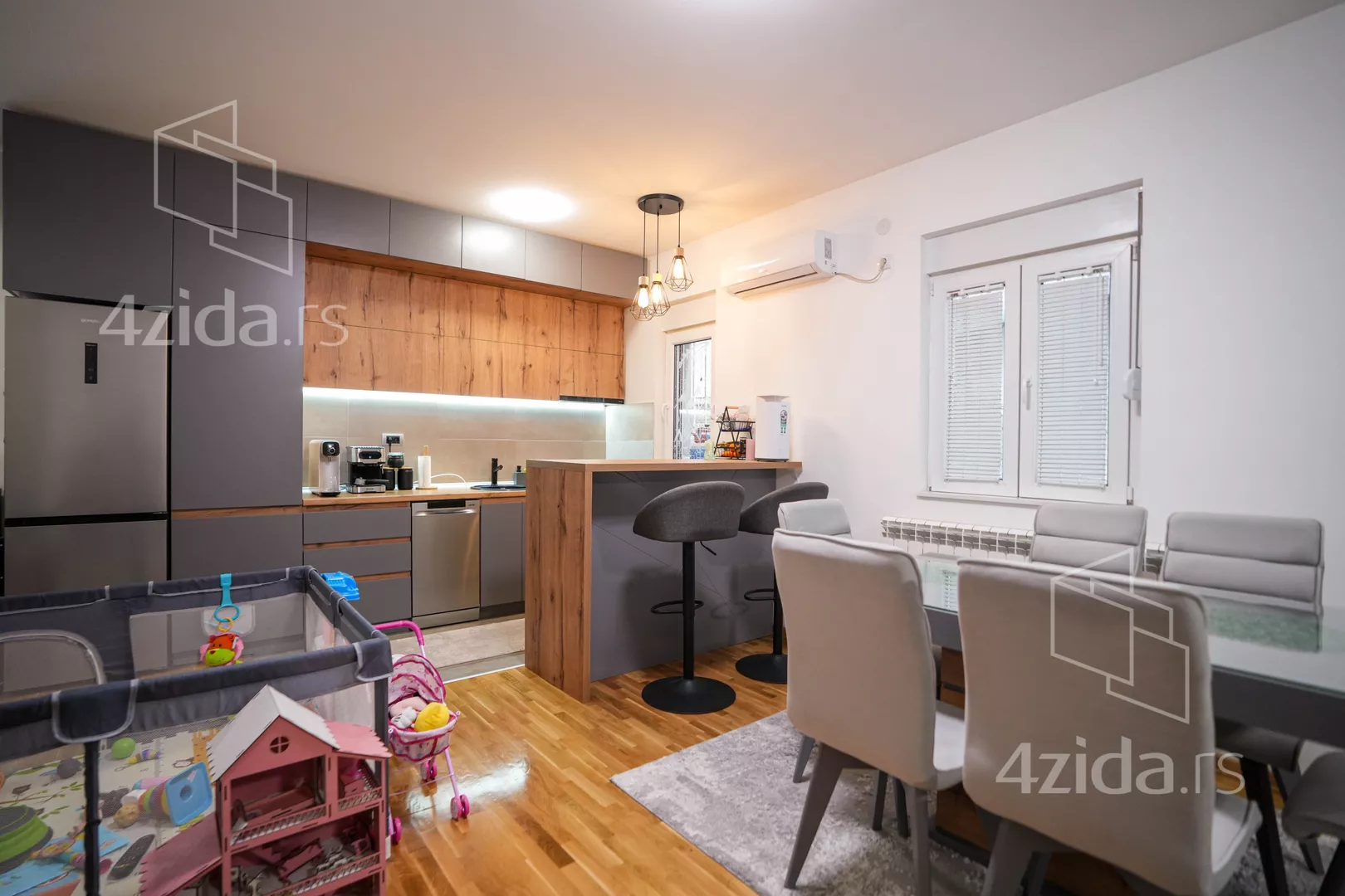 Jednoiposoban stan | 4zida