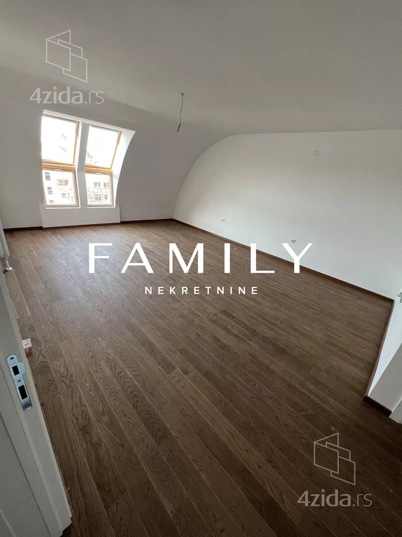 Šestoiposoban stan | 4zida