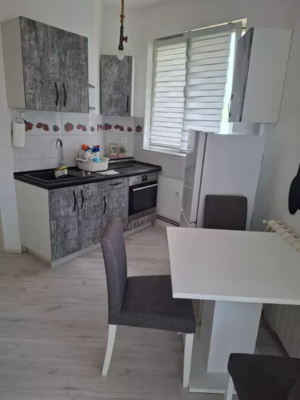 Živojina Lazića 8 | 4zida.rs