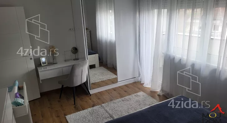 Četvoroiposoban stan | 4zida