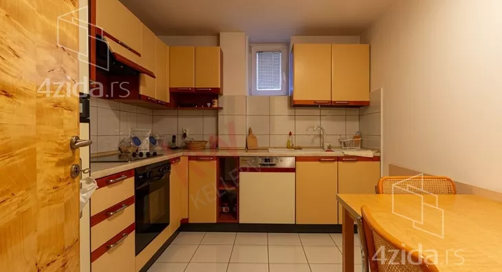 4-etažna kuća | 4zida