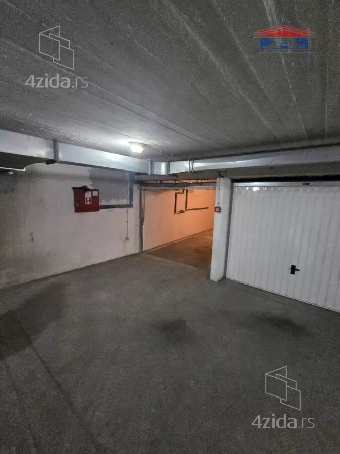 Garaža | 4zida
