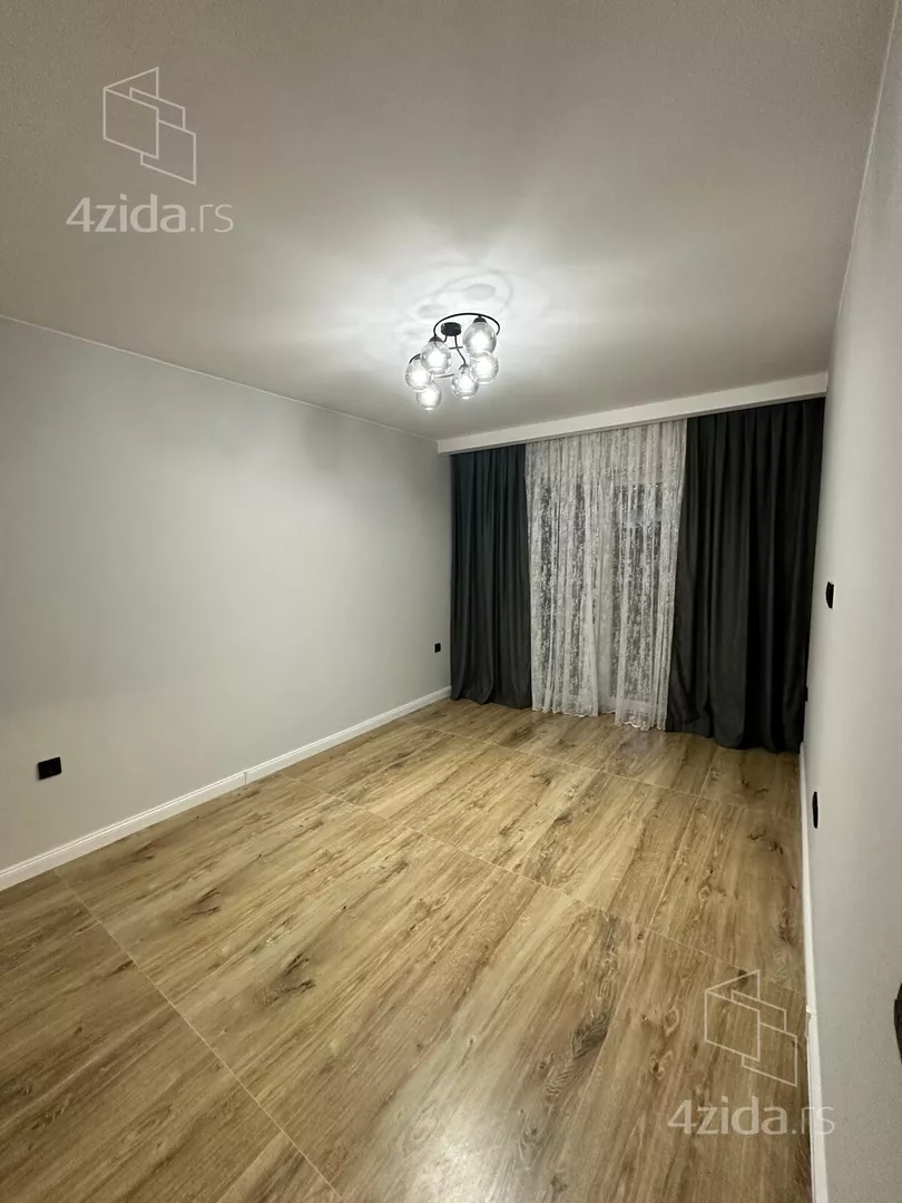 Četvoroiposoban stan | 4zida