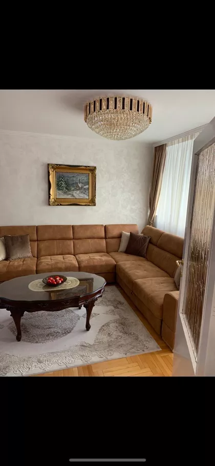 Trg Cara Jovana Nenada 4 | 4zida.rs