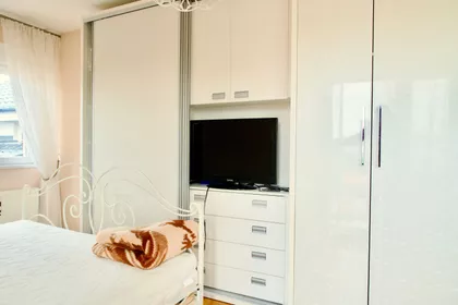 Selimira Jeftića 16 | 4zida.rs