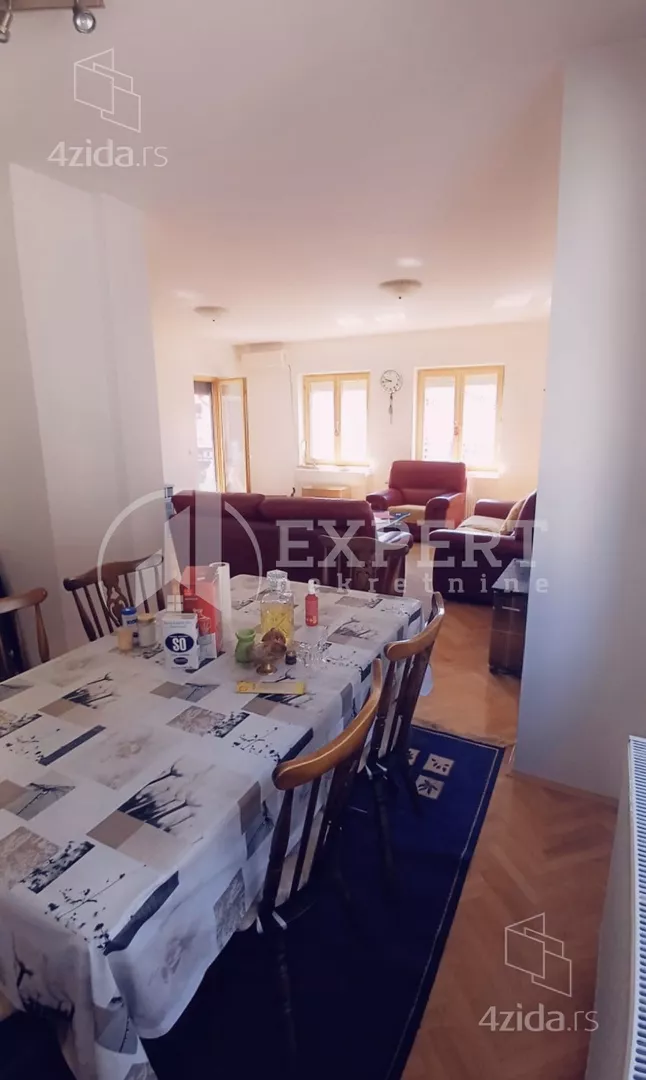 Troiposoban stan | 4zida