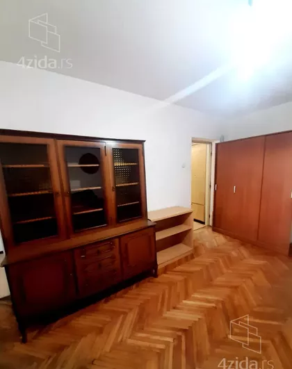 Lepa Brena | 4zida.rs