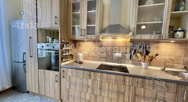 Četvoroiposoban stan | 4zida