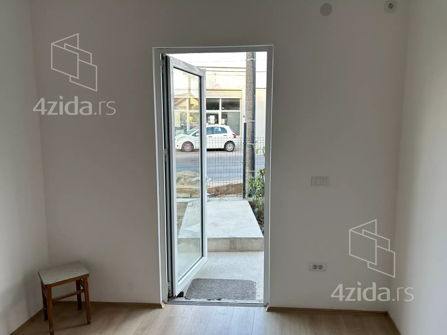 Lokal | 4zida