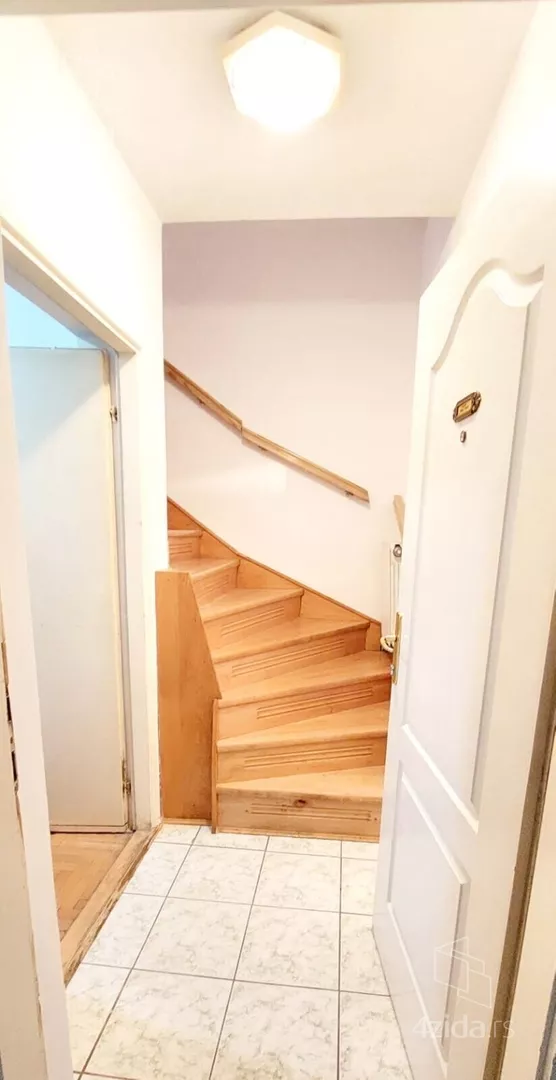 Petoiposoban stan | 4zida