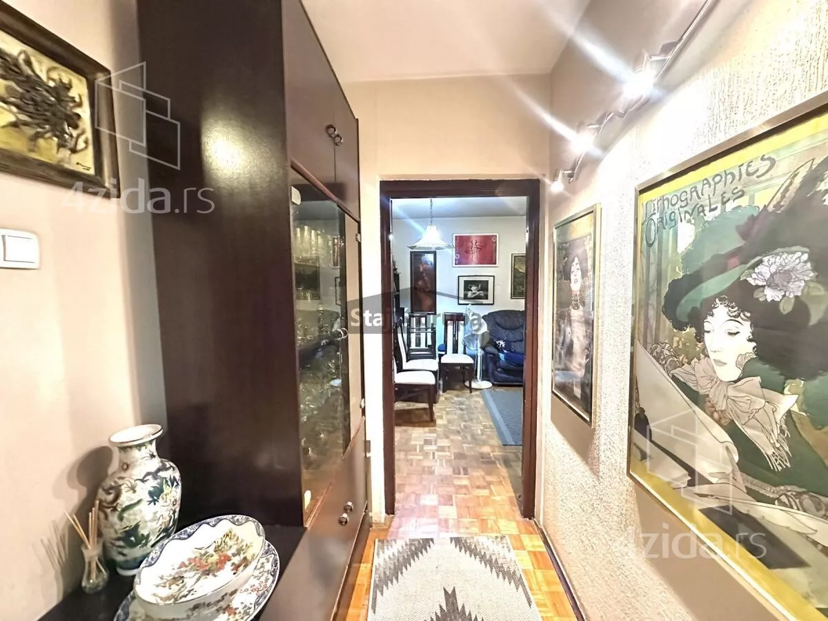 Troiposoban stan | 4zida