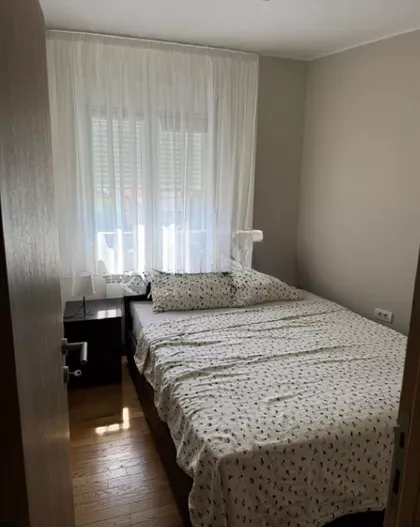 Autokomanda | 4zida.rs