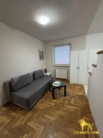 VOJVODE ŠUPLJIKCA | 4zida.rs