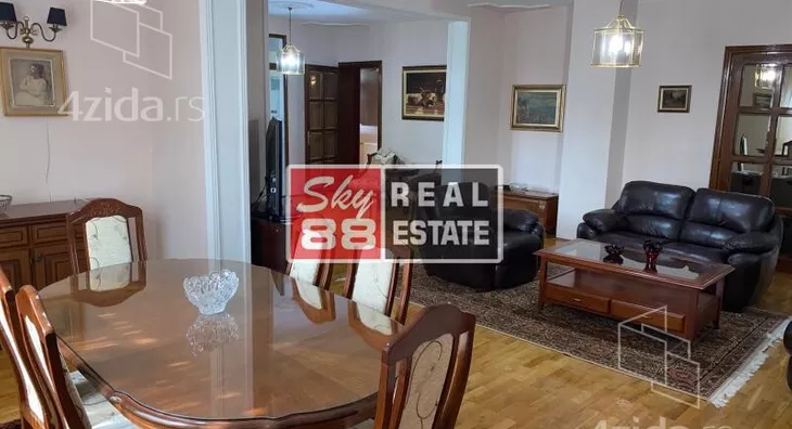 Šestosoban stan | 4zida