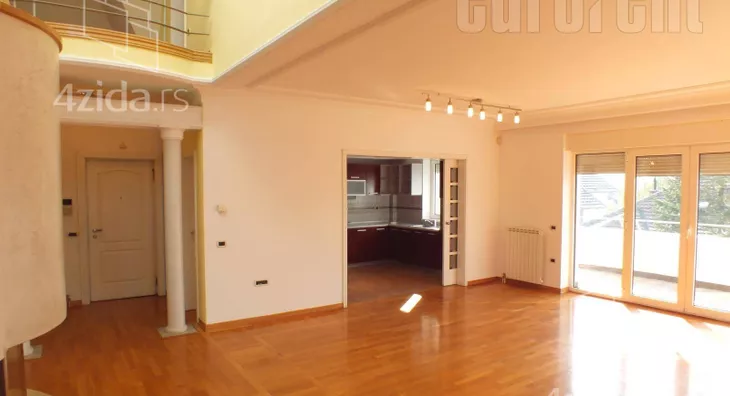 Sedmosoban stan | 4zida