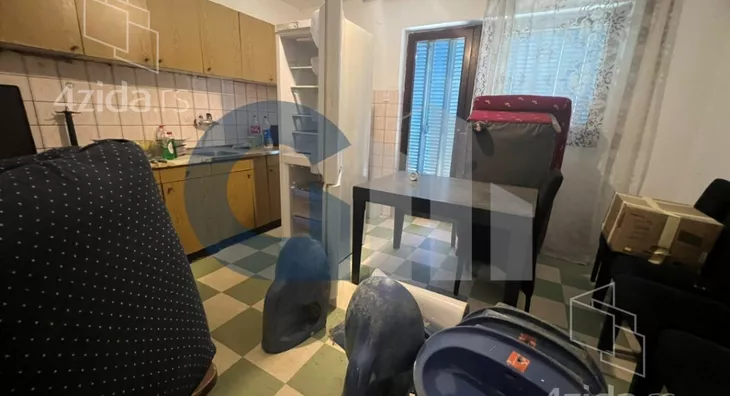 Šestosoban stan | 4zida