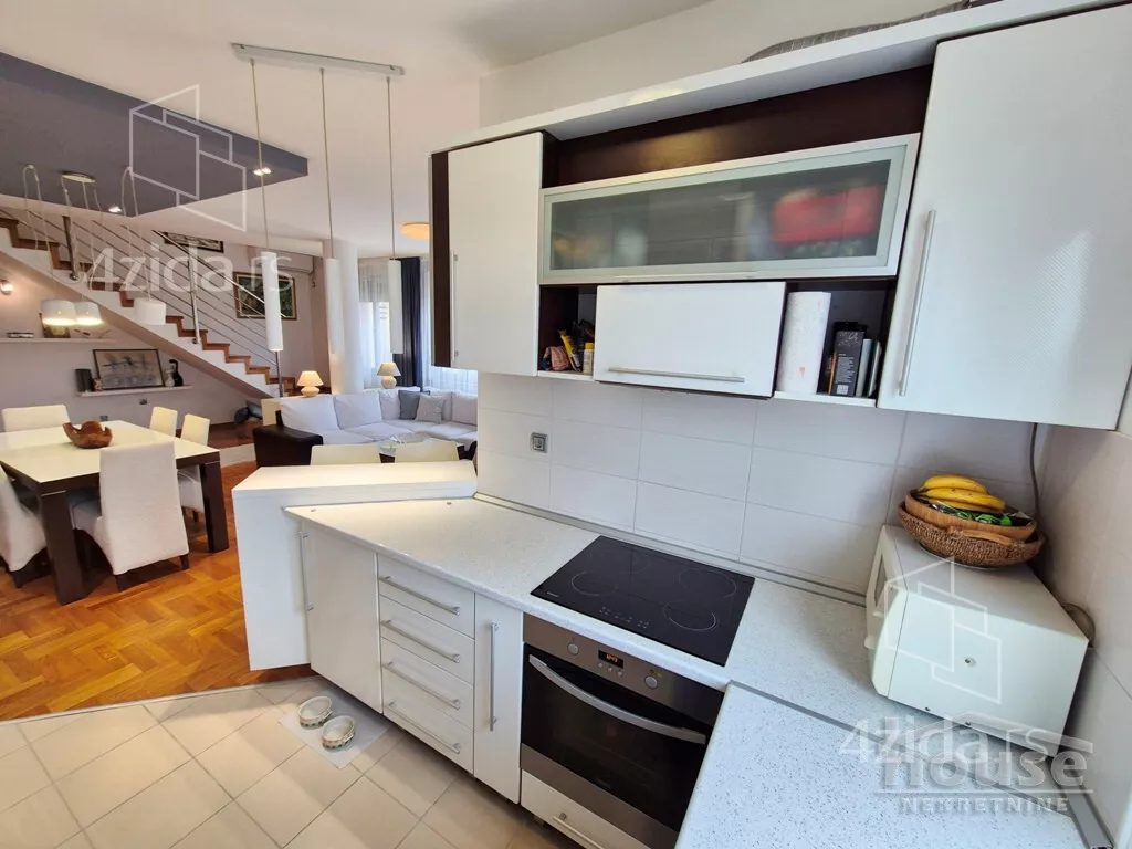 Šestosoban stan | 4zida