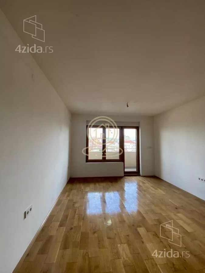 Četvoroiposoban stan | 4zida
