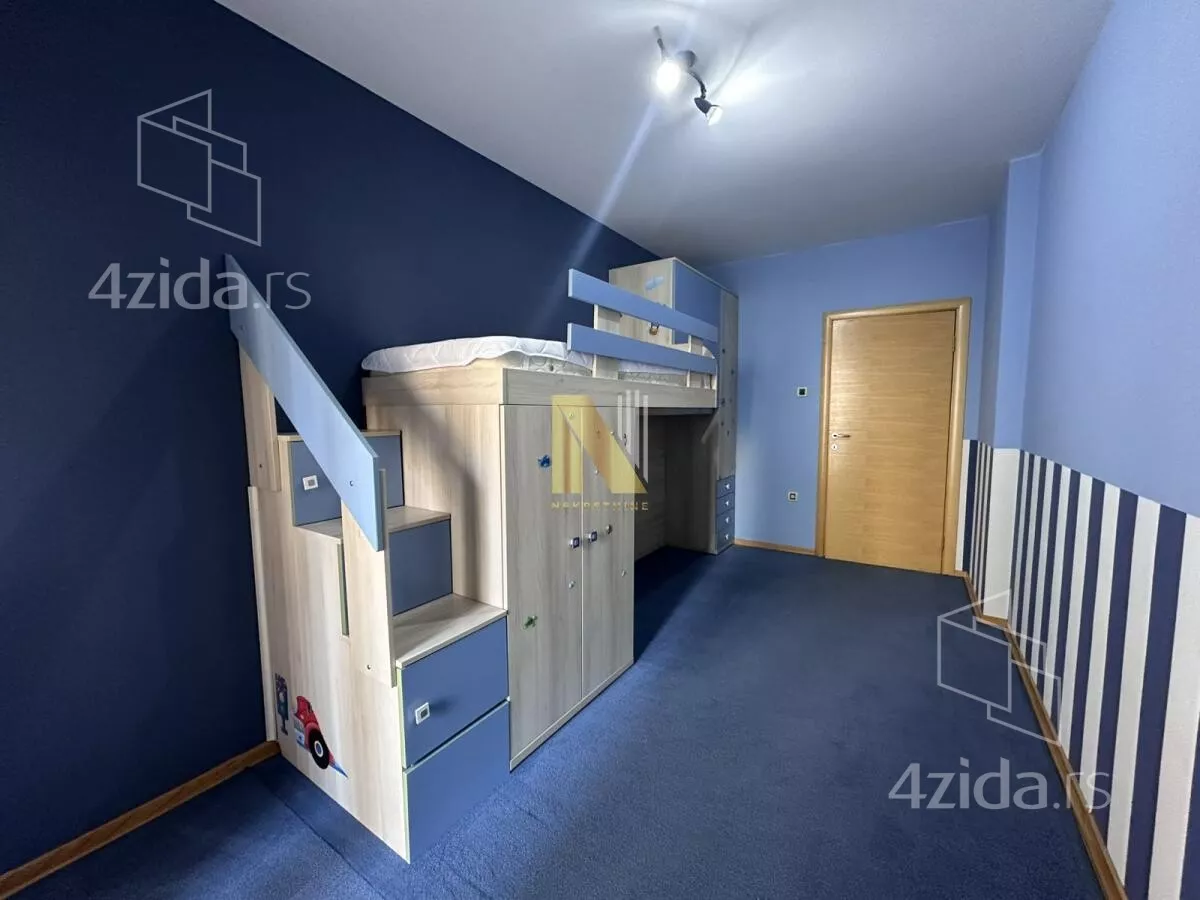 Troiposoban stan | 4zida