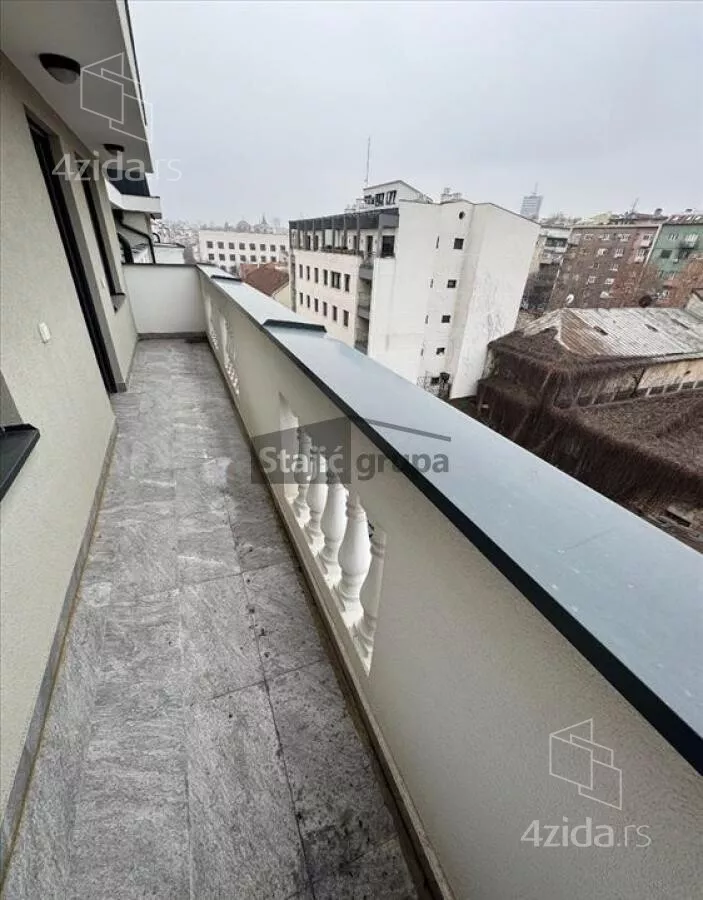 Petosoban stan | 4zida