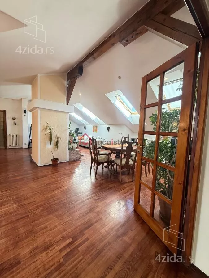 Petosoban stan | 4zida