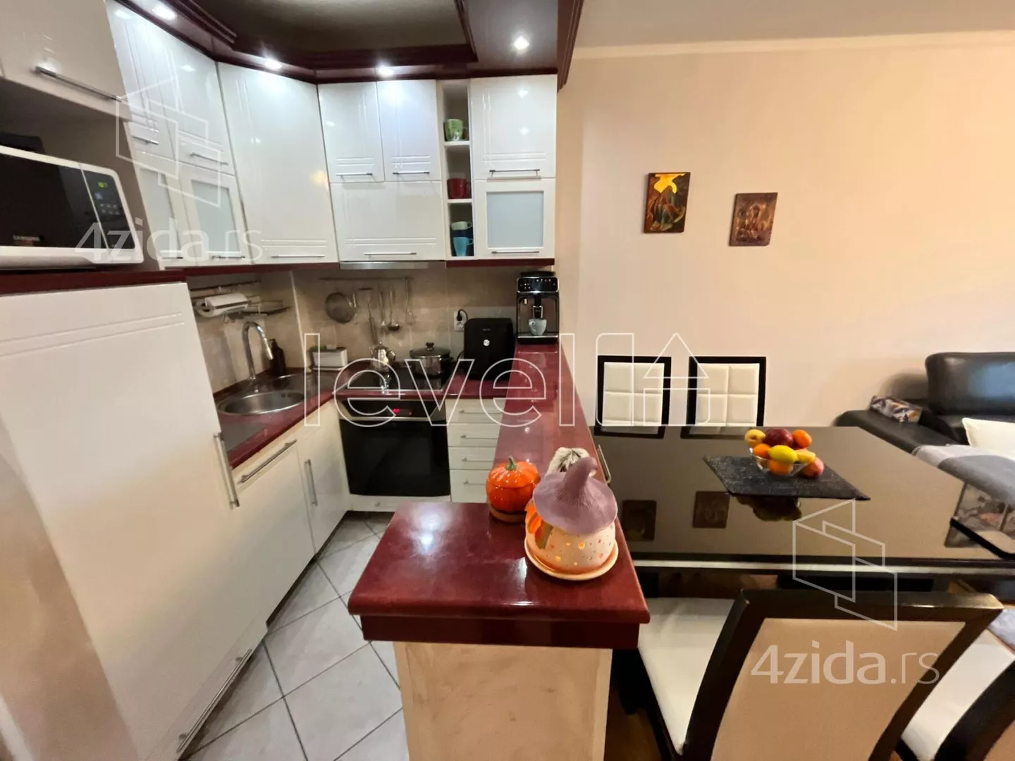 Troiposoban stan | 4zida