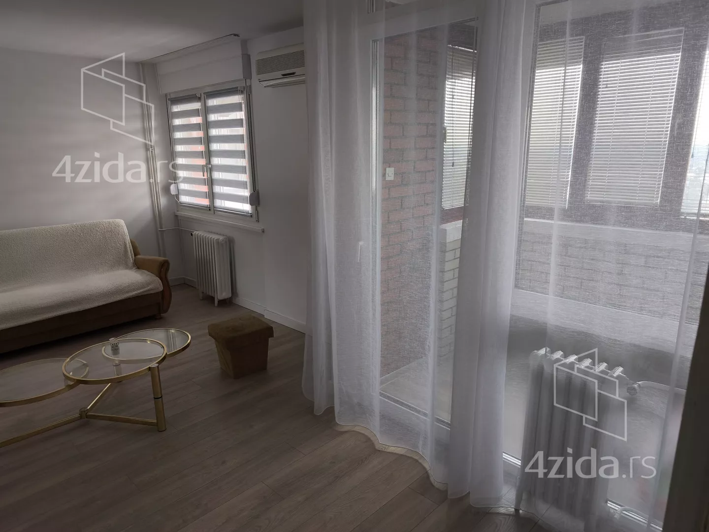 Jednoiposoban stan | 4zida