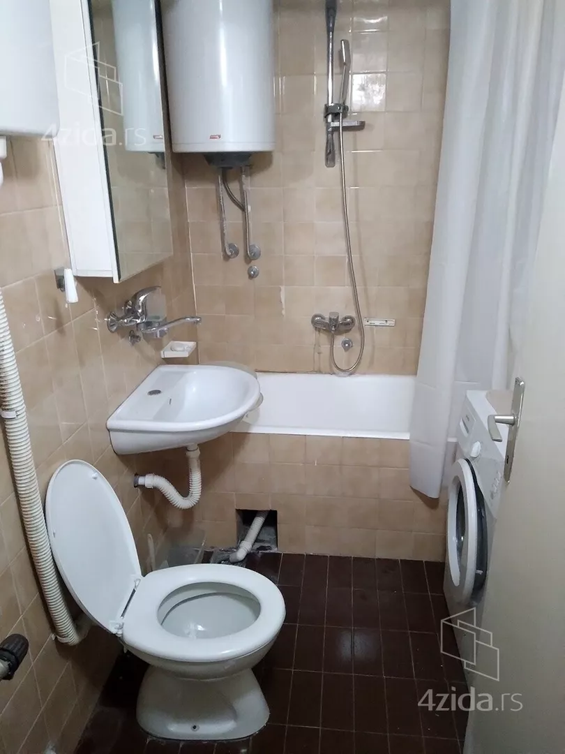 Troiposoban stan | 4zida